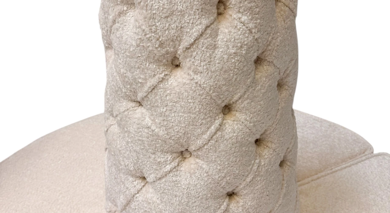 Hollywood Regency Round Banquet Settee Tufted Lobby Sofa in Bouclé, 1980s